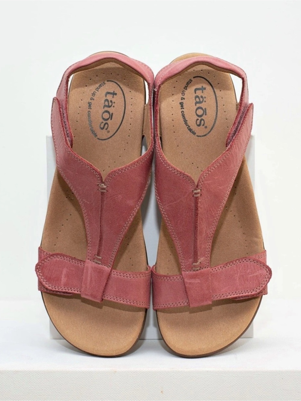 Taos The Show Leather Sandals in Pink